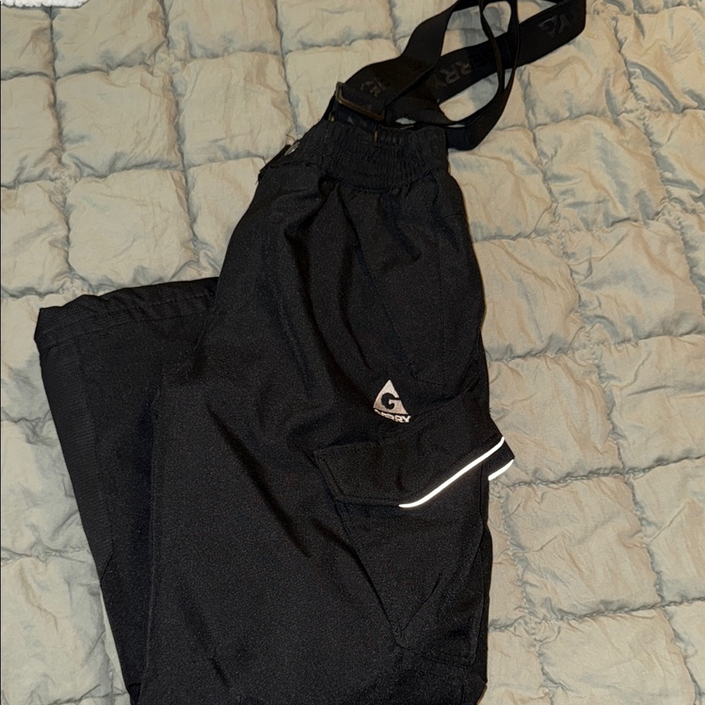 Youth Gerry Black Snow Pants with Suspenders size 10/12
